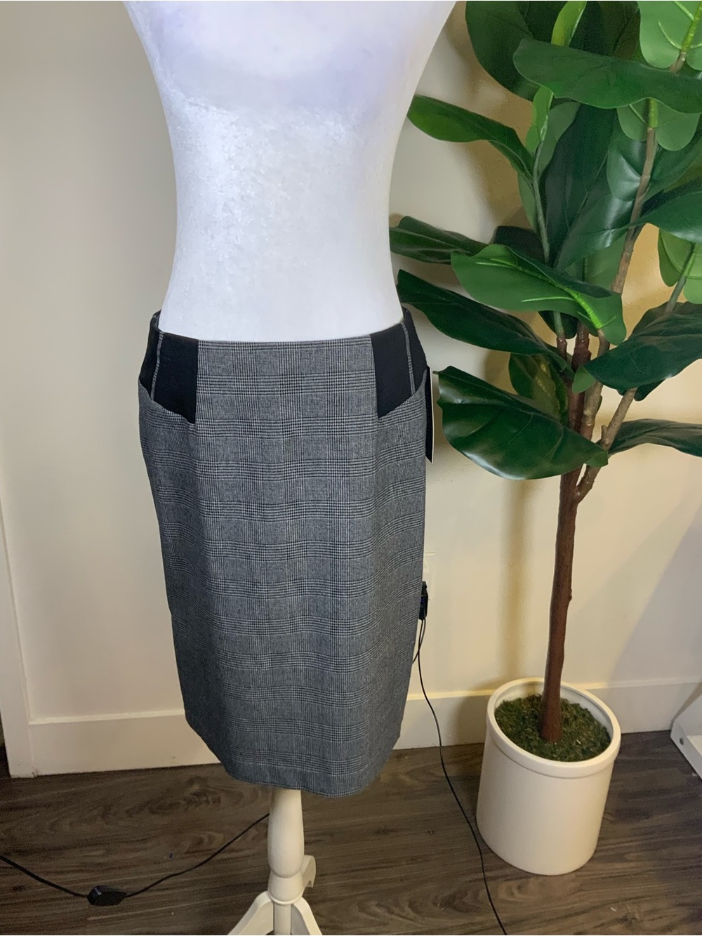 Sharagano Gray Plaid Pencil Skirt with Black Waist Panels